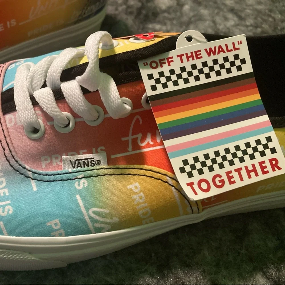 VANS AUTHENTIC PRIDE TRUE WHITE SNEAKER - Picture 5 of 7